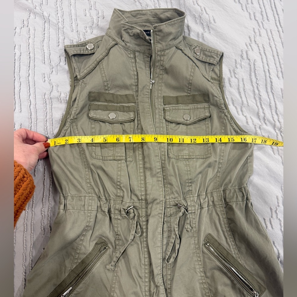 White House Black Market Sage Green Women's Vest - Picture 7 of 10